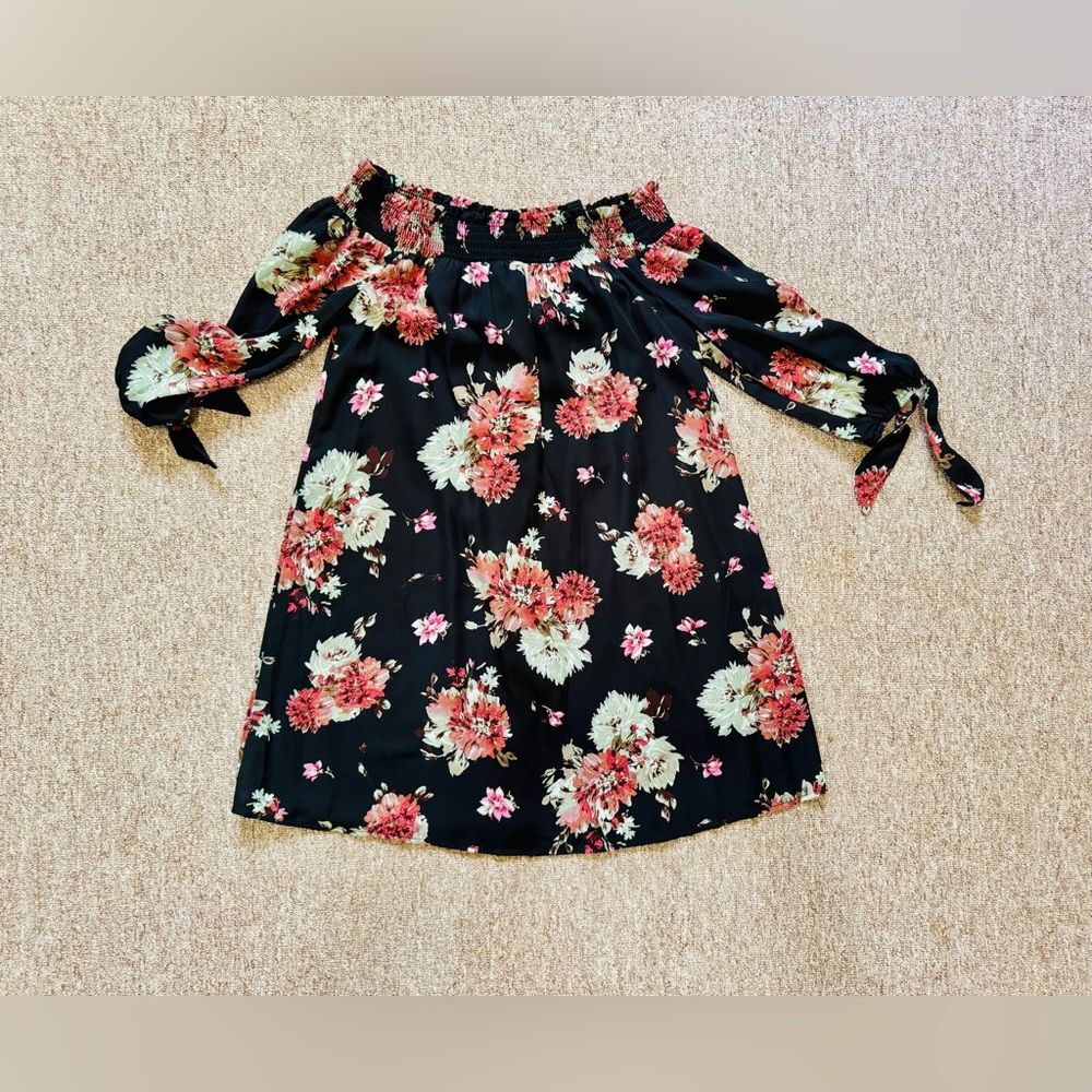 Floral Off-Shoulder Dress, Knee length, 3/4 sleeve with ties, Super Comfy,Size M